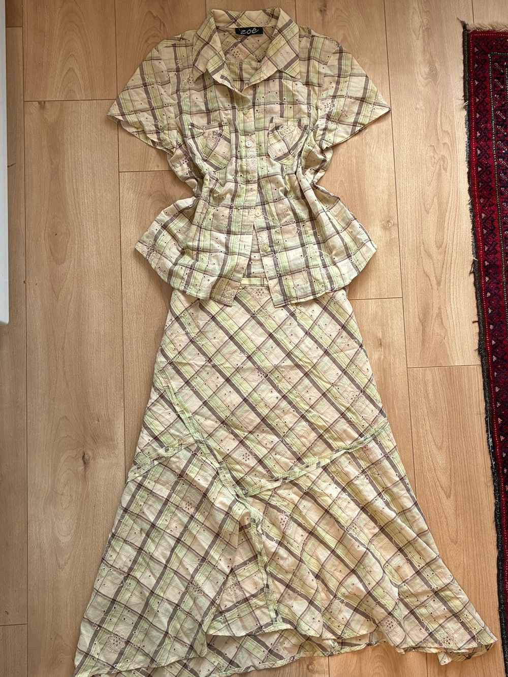 Vintage y2k  asymmetrical plaid skirt set with embroidery details - Picture 2 of 6